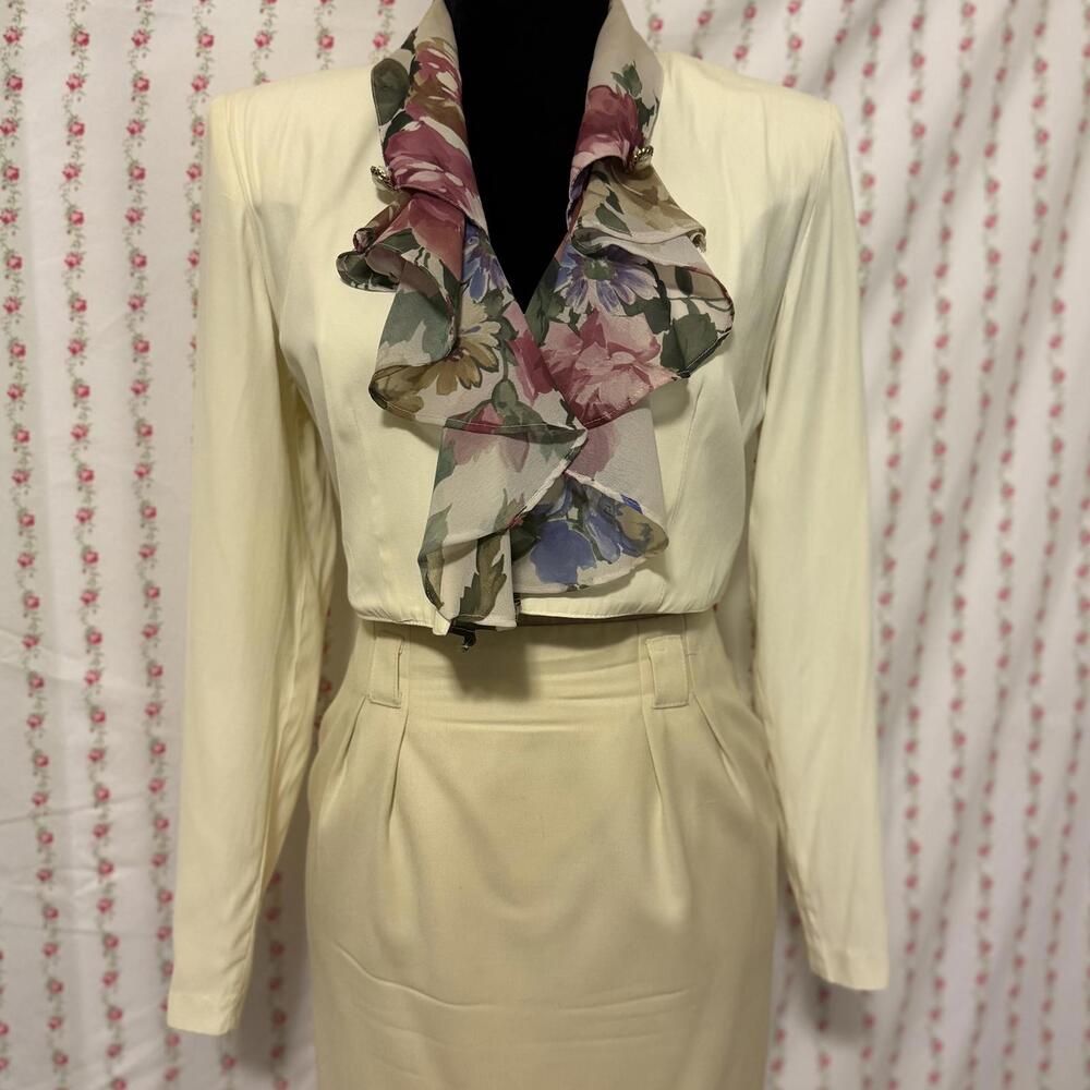 Vintage Brioche California Cropped Floral Ruffle Blazer made in USA size S/M